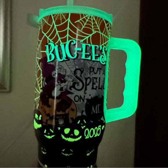 Buc-ee’s 2025 Halloween Glow in the Dark 40 oz Tumbler by Yukon Outfitters - Picture 2 of 12